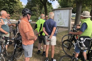 Met een gidsgroeter op de fiets door Overloon en omgeving